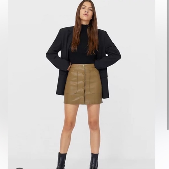 Stradivarius Button Up Skirt - Picture 1 of 1